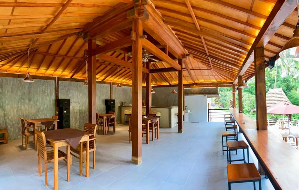 Property building, Seating area
