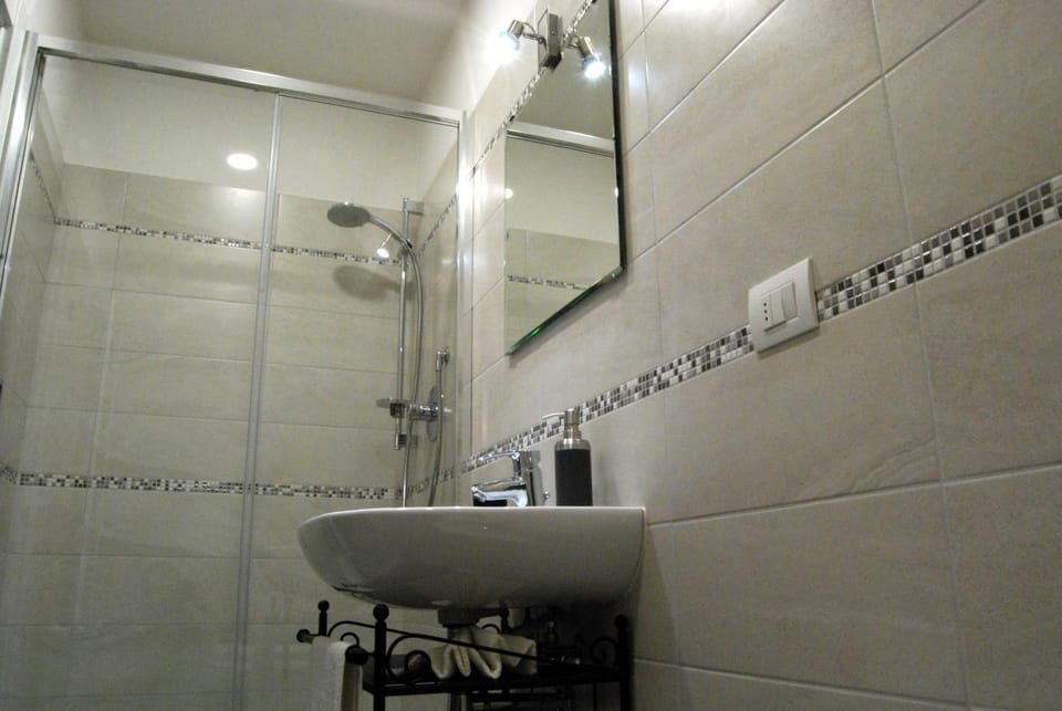 Shower, Bathroom