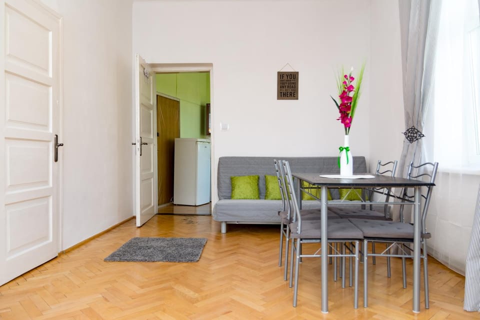 Living room, Decorative detail, Seating area, Dining area