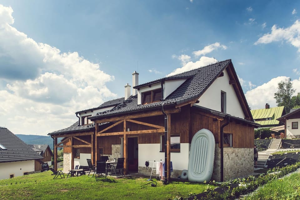 Property building, Garden, Balcony/Terrace