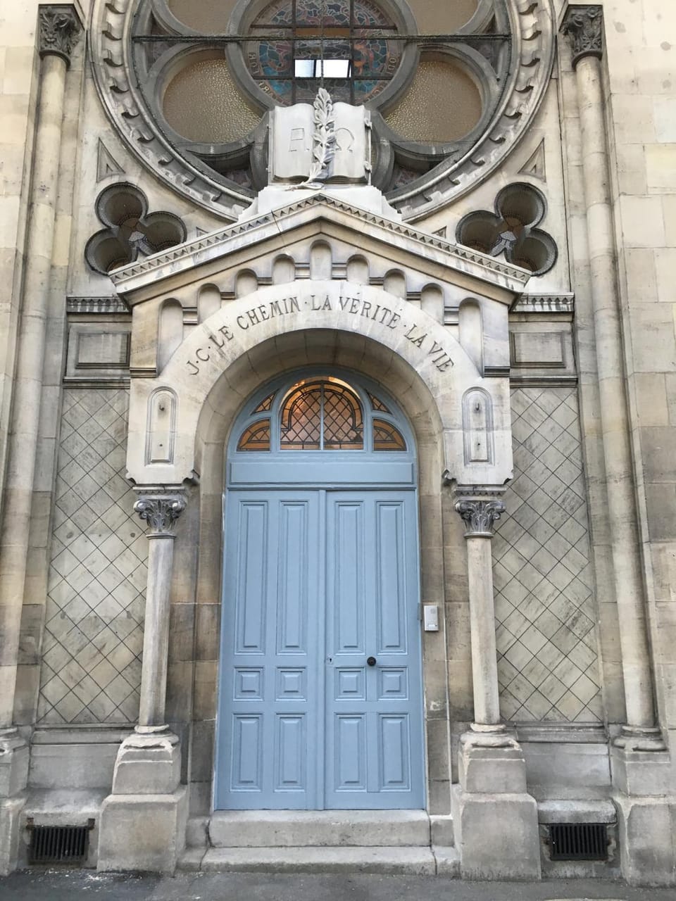 Facade/entrance