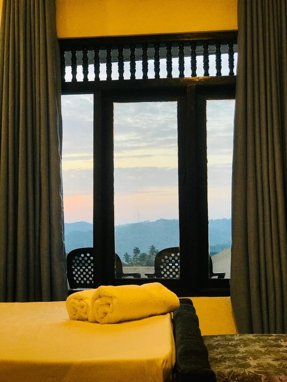 Natural landscape, Bedroom, Mountain view
