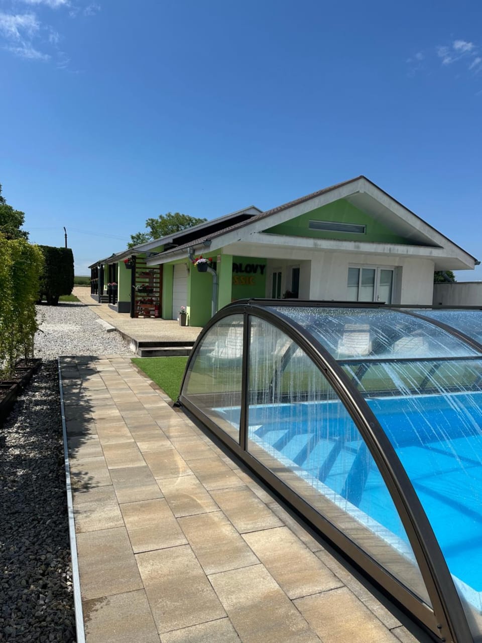 Swimming pool