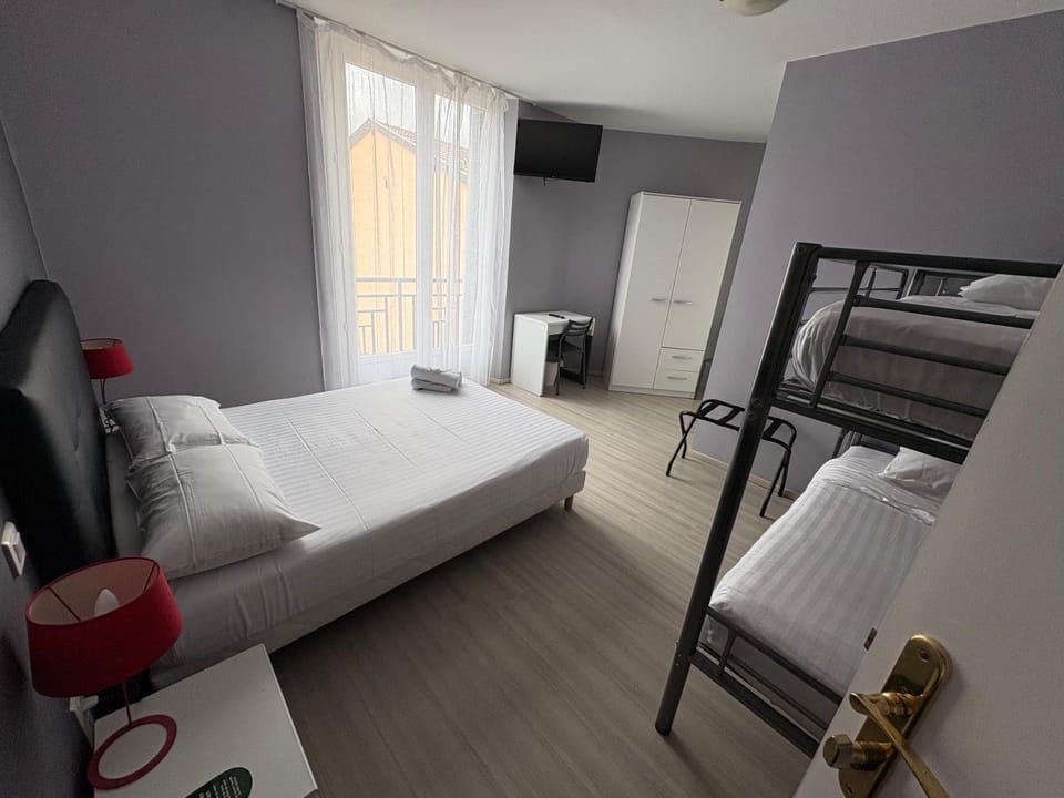 Bed, Bedroom, Mountain view, bunk bed, towels, wardrobe
