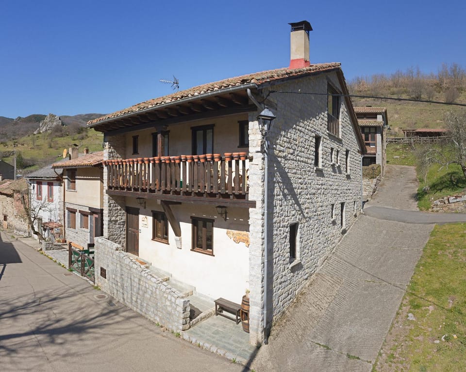 Property building, Balcony/Terrace, Balcony/Terrace