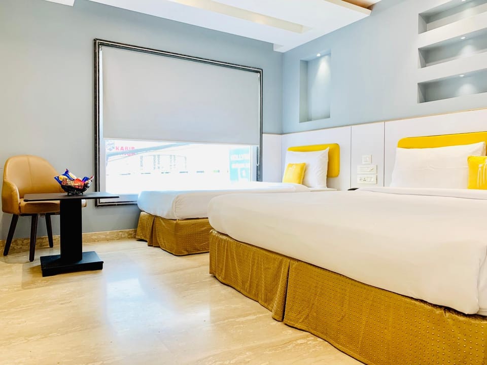 Photo of the whole room, Bedroom