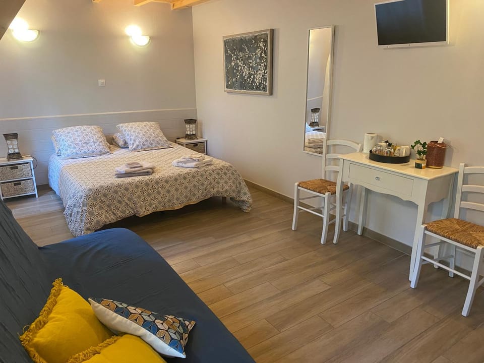 Photo of the whole room