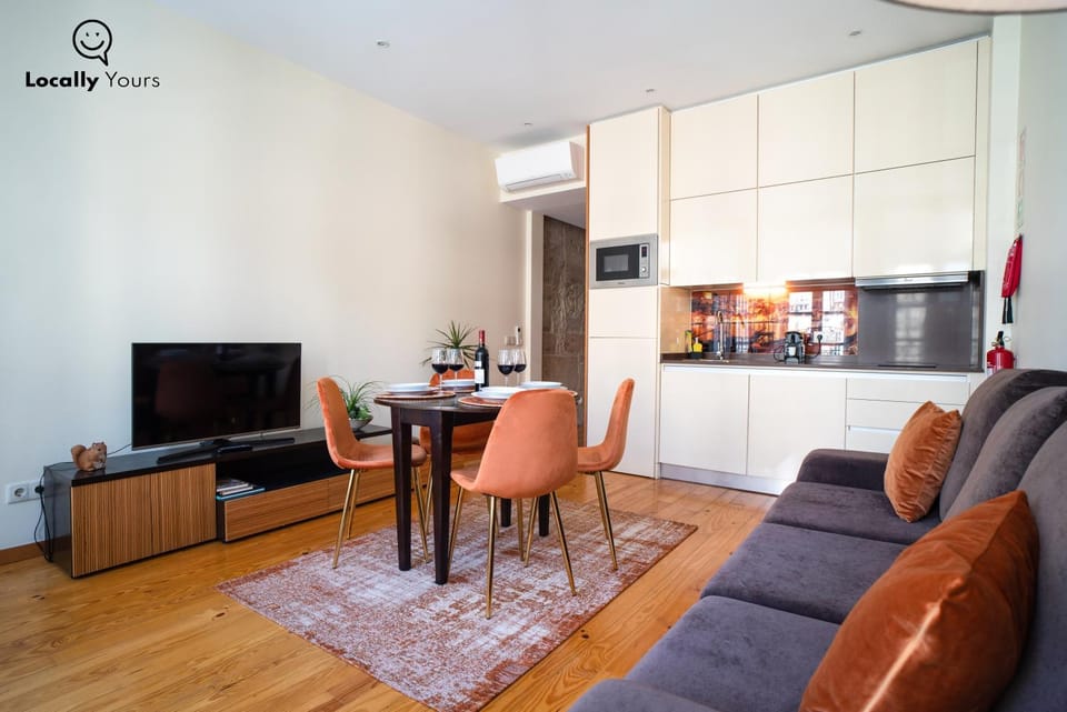 TV and multimedia, Coffee/tea facilities, Kitchen or kitchenette, Seating area, Dining area