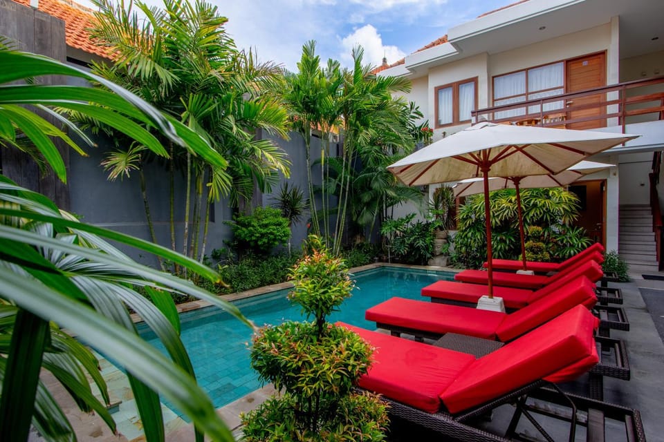 Day, Swimming pool