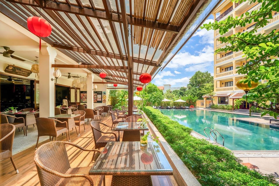 Property building, Restaurant/places to eat, Swimming pool, Breakfast