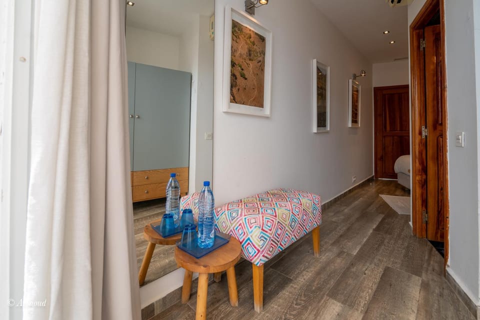 Photo of the whole room, heating, internet, safe, wardrobe, air conditioner