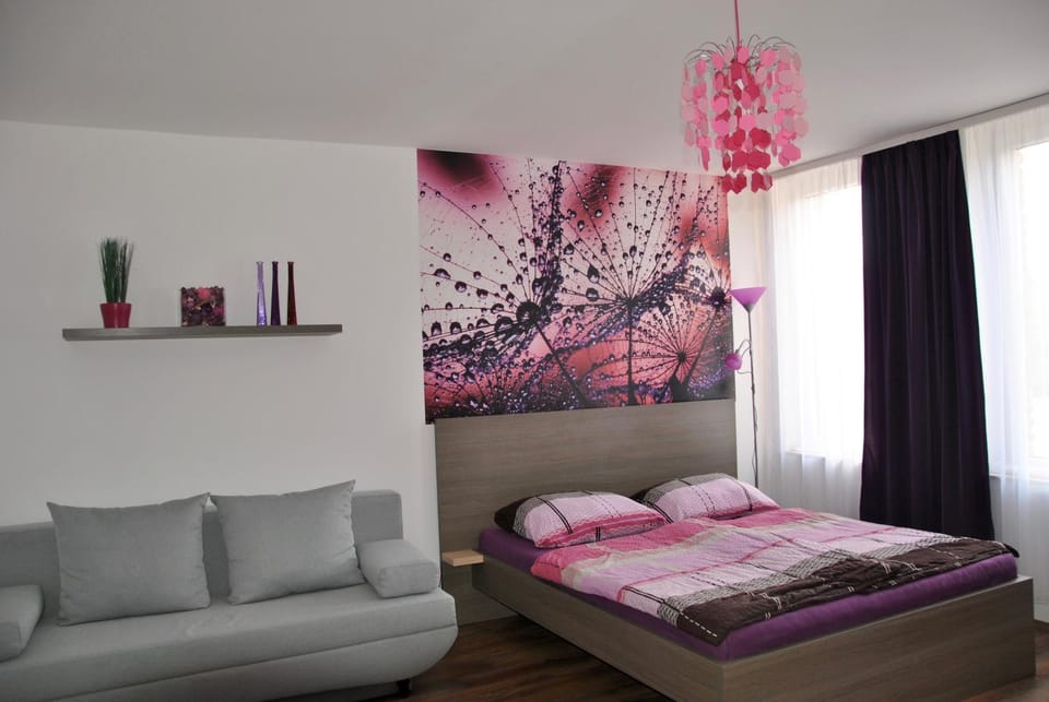 Bed, Living room, Bedroom