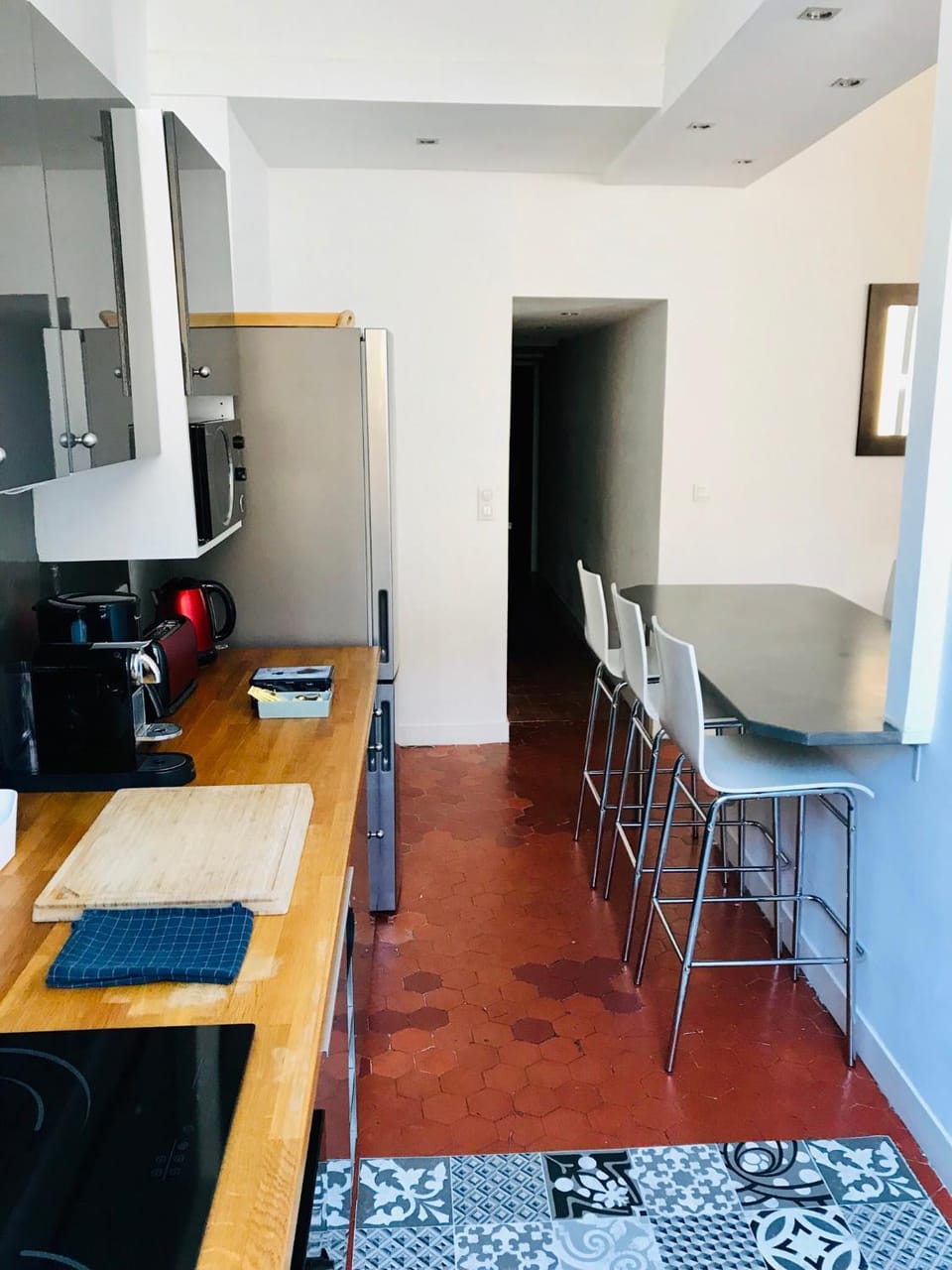 Kitchen or kitchenette, Seating area, Dining area, oven