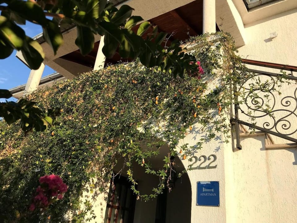 Property logo or sign, Decorative detail