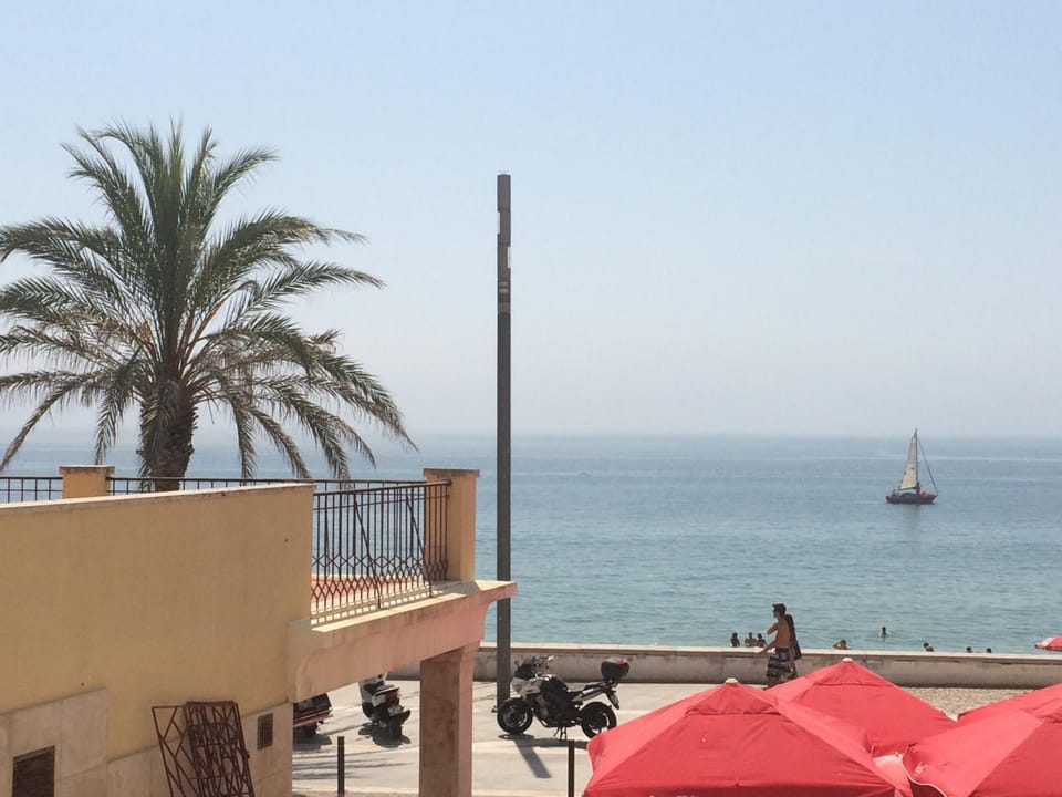 Off site, Neighbourhood, Summer, Sea view, Street view