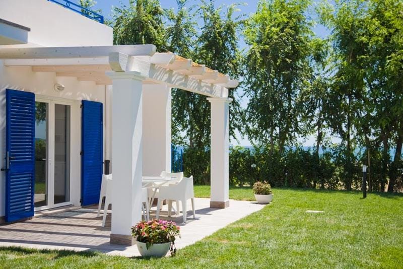 Patio, Facade/entrance, Garden, Garden view, Sea view