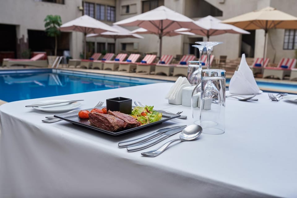 Day, Food and drinks, Food, Pool view, Swimming pool, Lunch