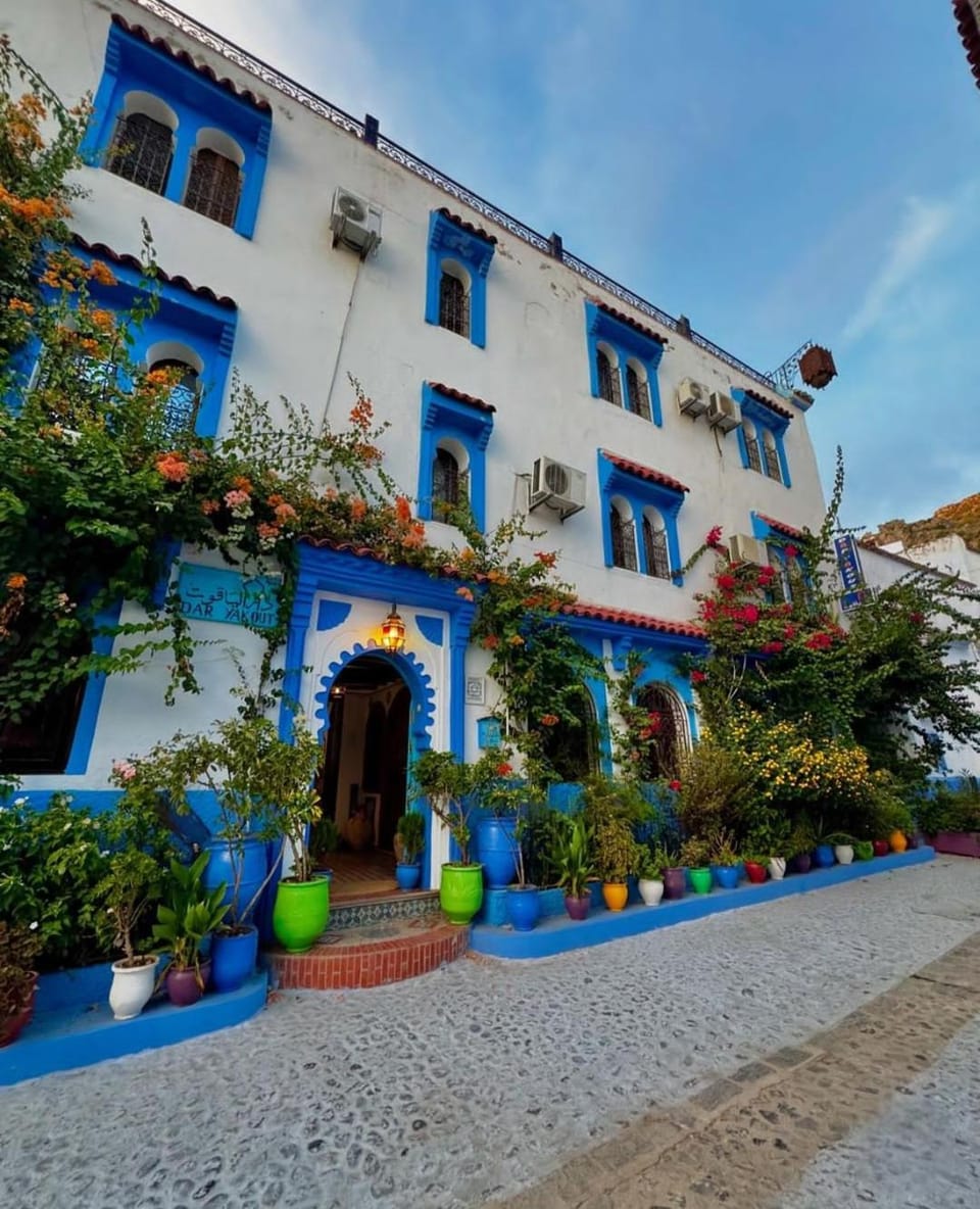 Property building, Quiet street view