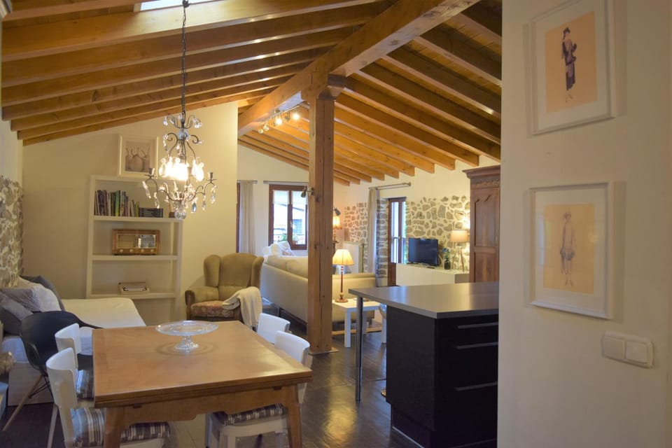 Living room, Dining area