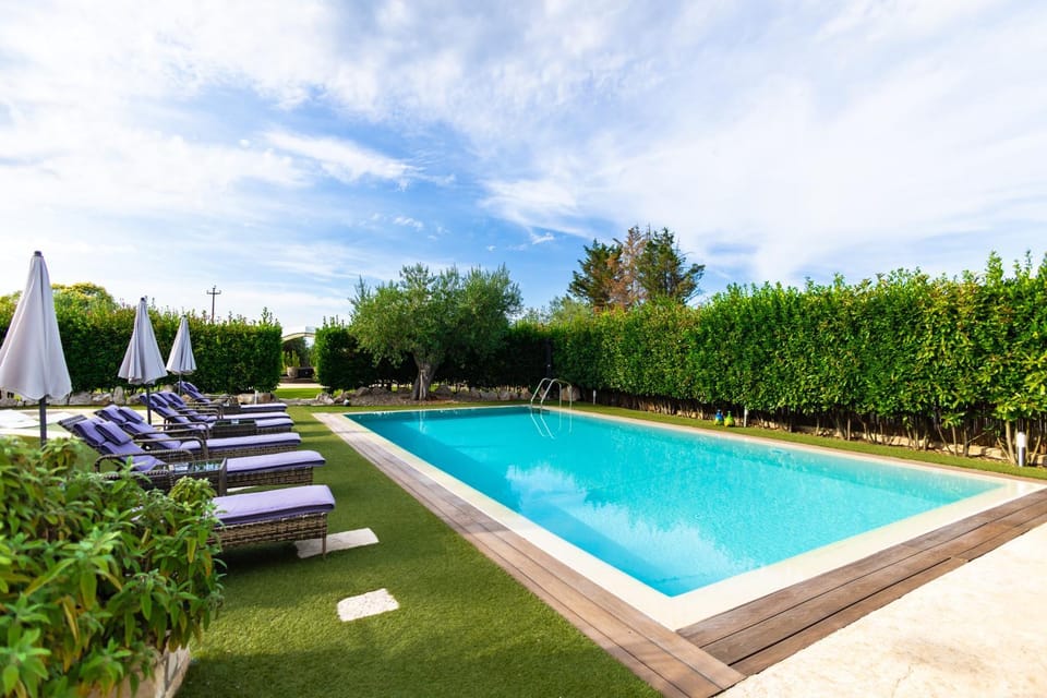 Pool view, Swimming pool, sunbed