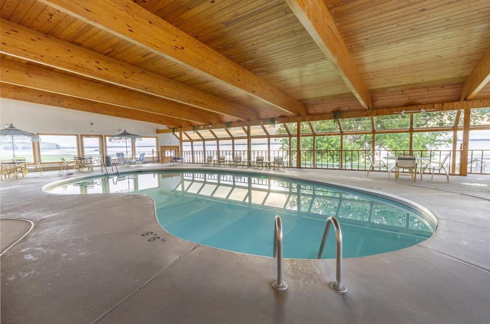 Lake view, Pool view, Swimming pool