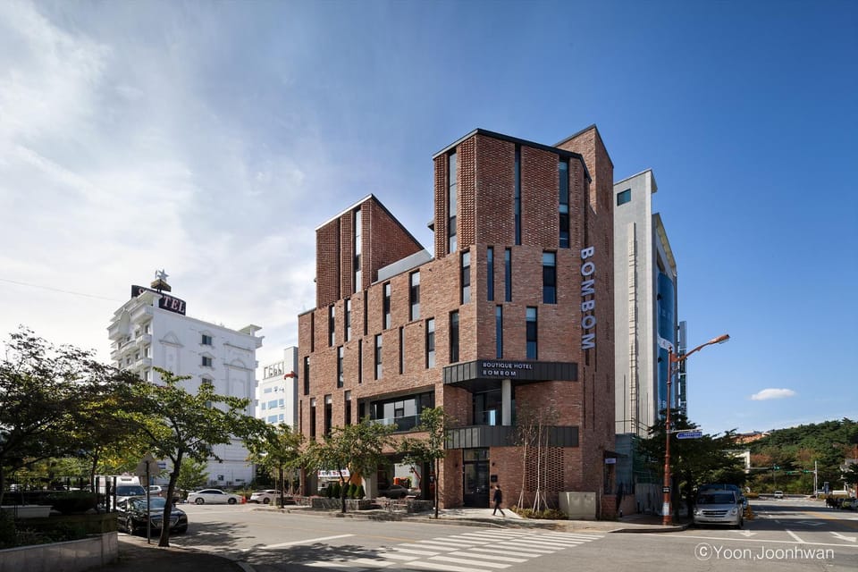 Property building, Facade/entrance