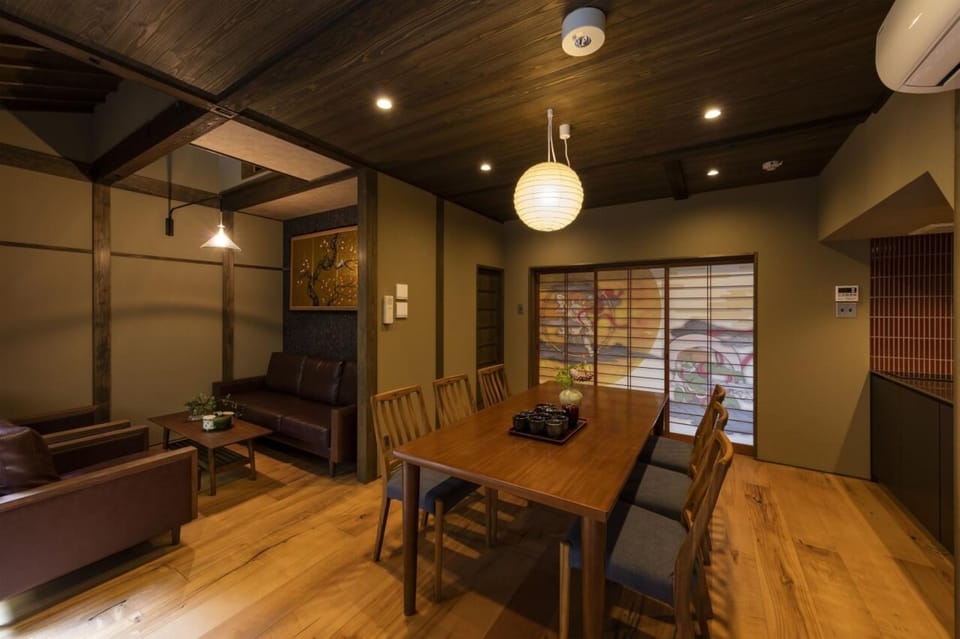 Seating area, Dining area