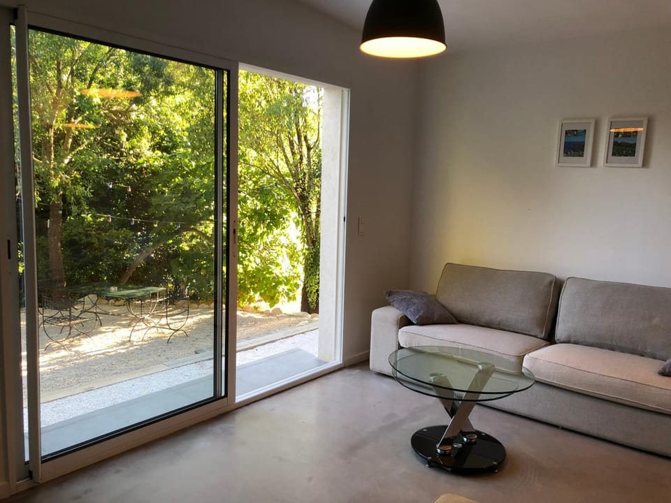 Living room, Garden view