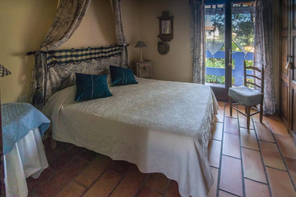 CASA-CORSA chambre d'hote Bed and Breakfast in Corsica