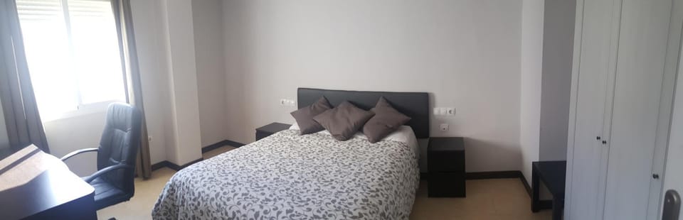 Photo of the whole room, Bedroom
