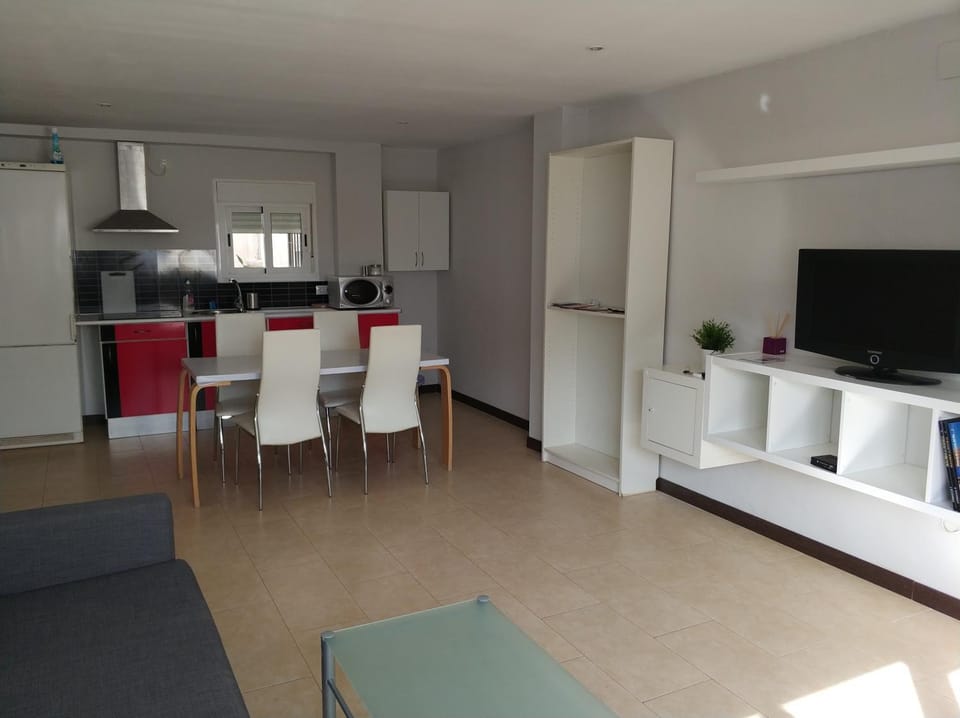 Kitchen or kitchenette, Living room, Seating area, Dining area