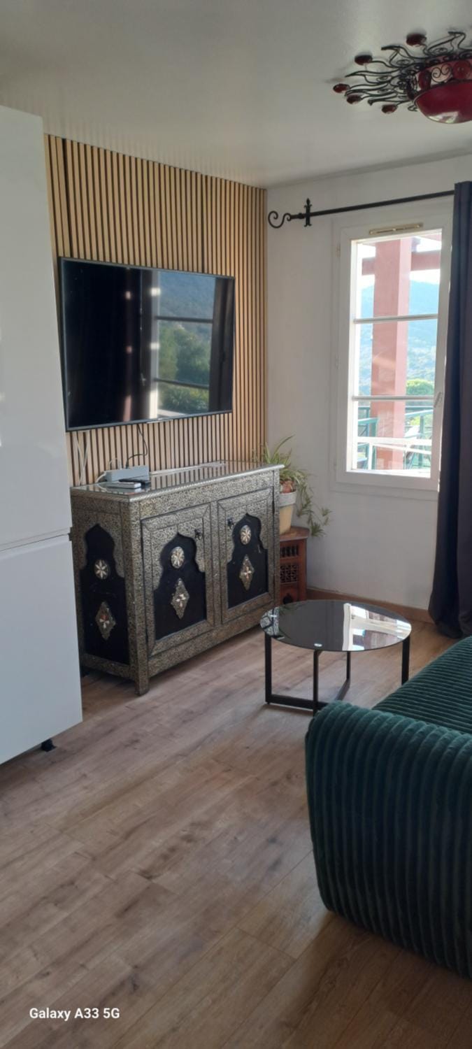 Communal lounge/ TV room, TV and multimedia, Living room, Seating area
