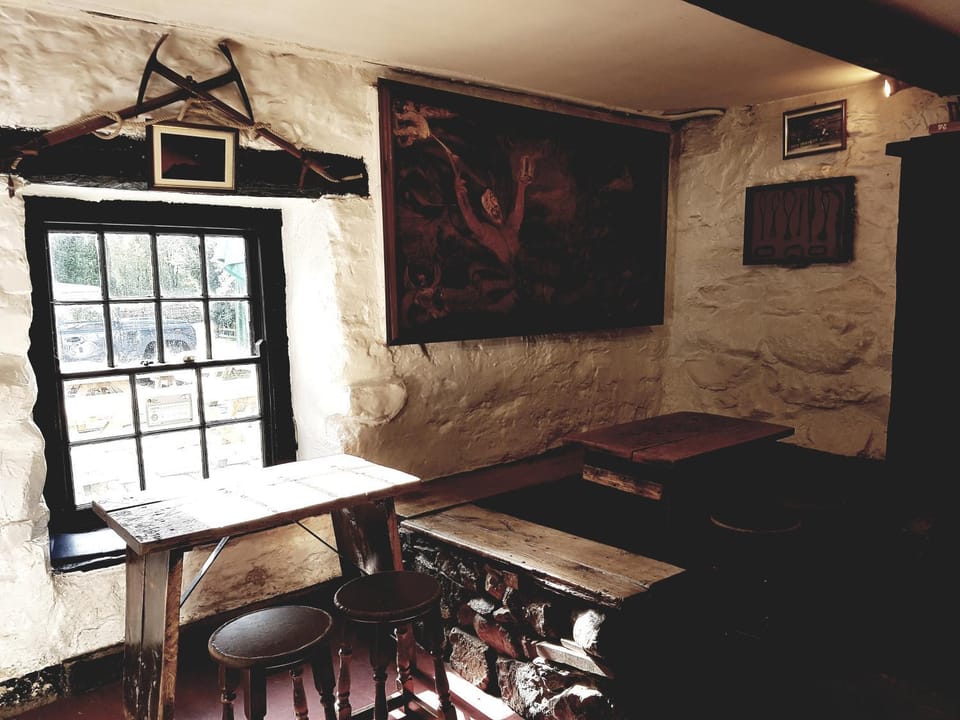 Lounge or bar, Decorative detail, Seating area