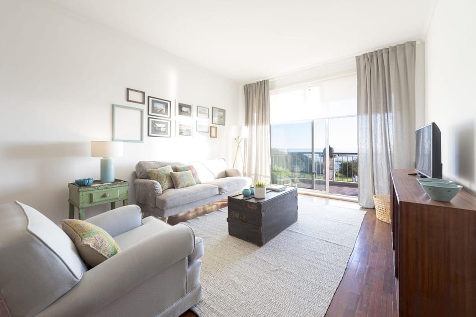 Foz Beach Apartment w Sea Views by LovelyStay Apartment in Porto