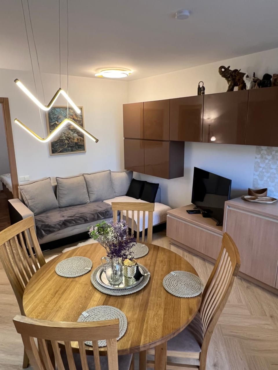 Living room, Seating area