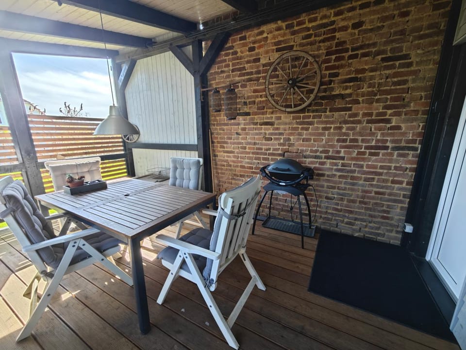 BBQ facilities, Balcony/Terrace, Dining area
