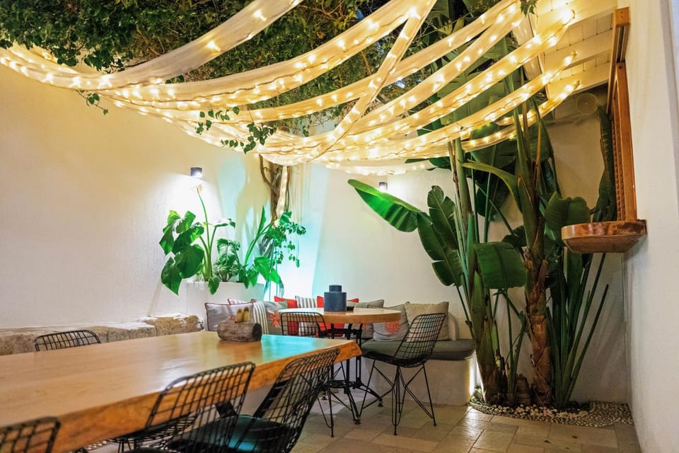 Patio, Restaurant/places to eat, Night, Garden, Banquet/Function facilities, Seating area, Dining area, Garden view