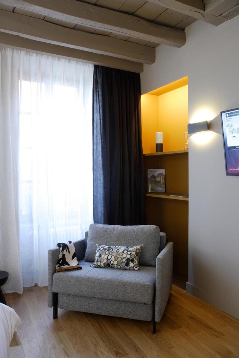 TV and multimedia, Photo of the whole room, Bedroom