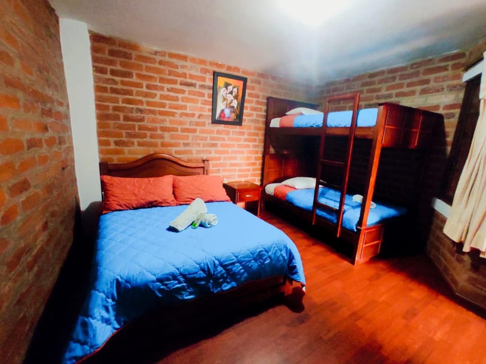Hostal Viajero's Bed and Breakfast in Banos