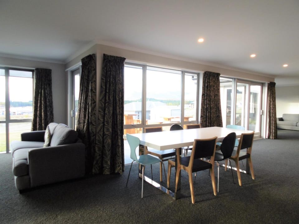 Patio, Living room, Seating area, Dining area, Lake view, Landmark view, Mountain view