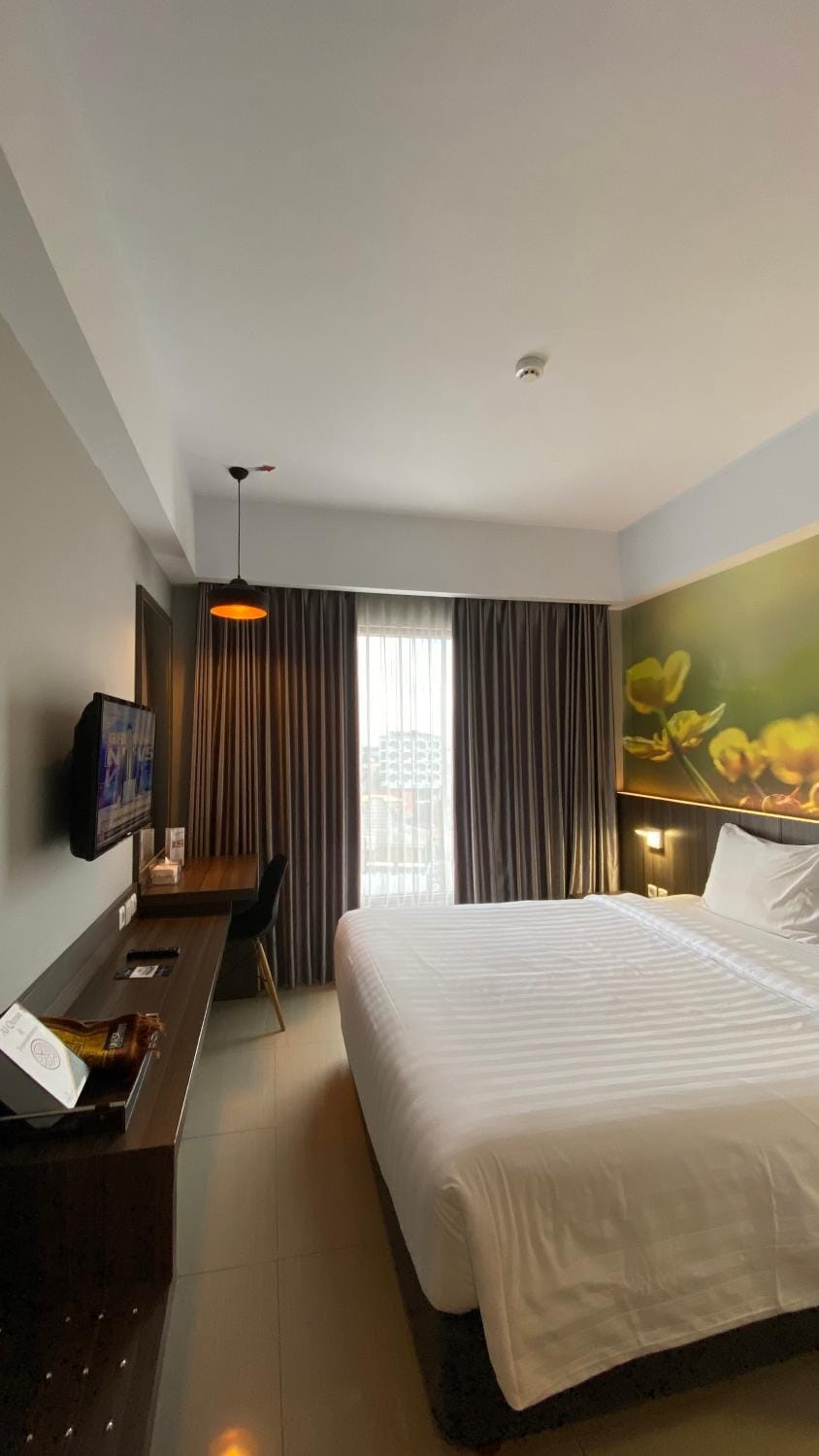Bed, Bathroom, TV and multimedia, Photo of the whole room, Bedroom, air conditioner