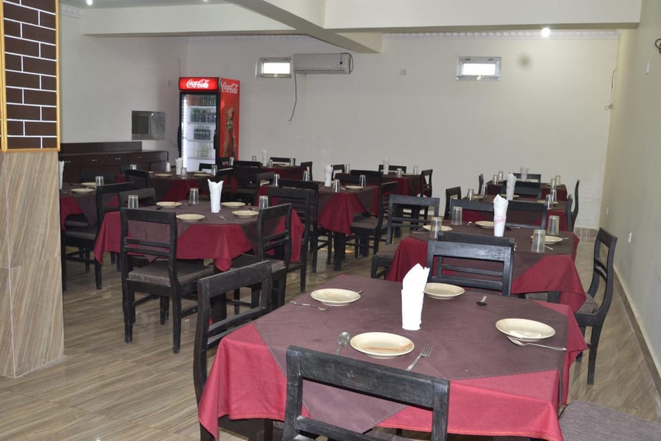 Restaurant/places to eat, Food and drinks