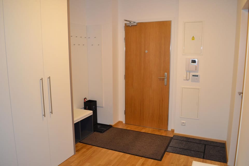Area and facilities, wardrobe