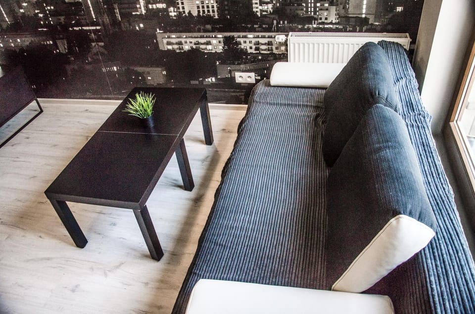 Bed, Living room, Photo of the whole room, Seating area, On site