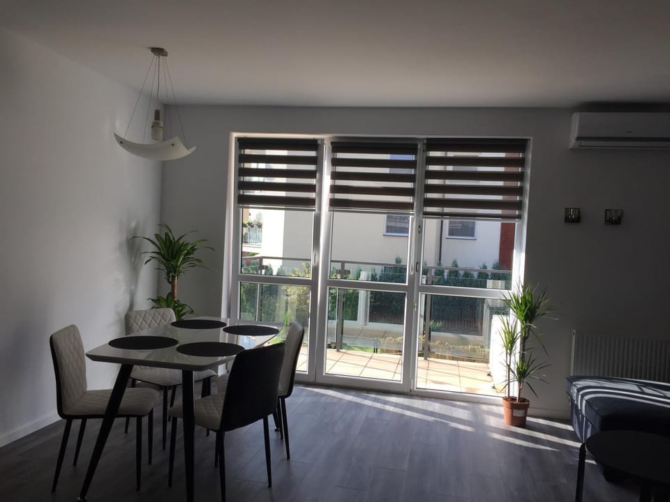 Balcony/Terrace, Dining area