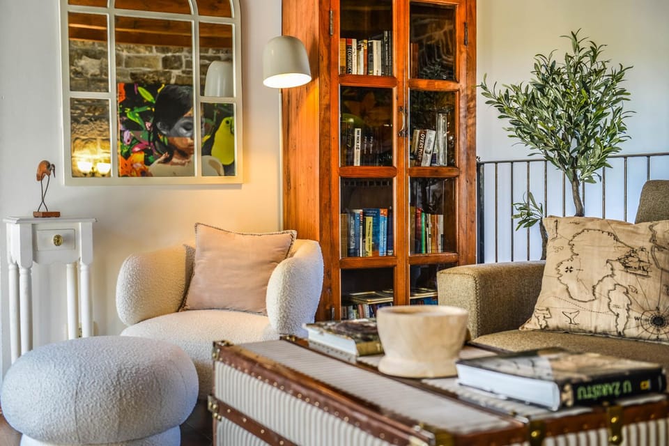 Library, Living room