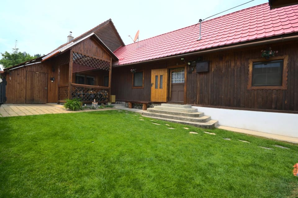 Property building, Facade/entrance, Area and facilities