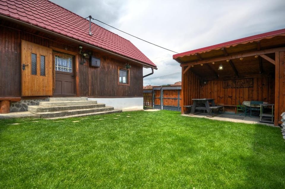 Property building, Facade/entrance, Garden