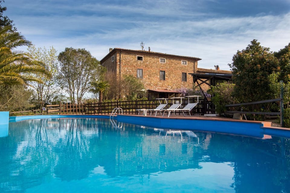 Property building, Balcony/Terrace, Pool view, Swimming pool