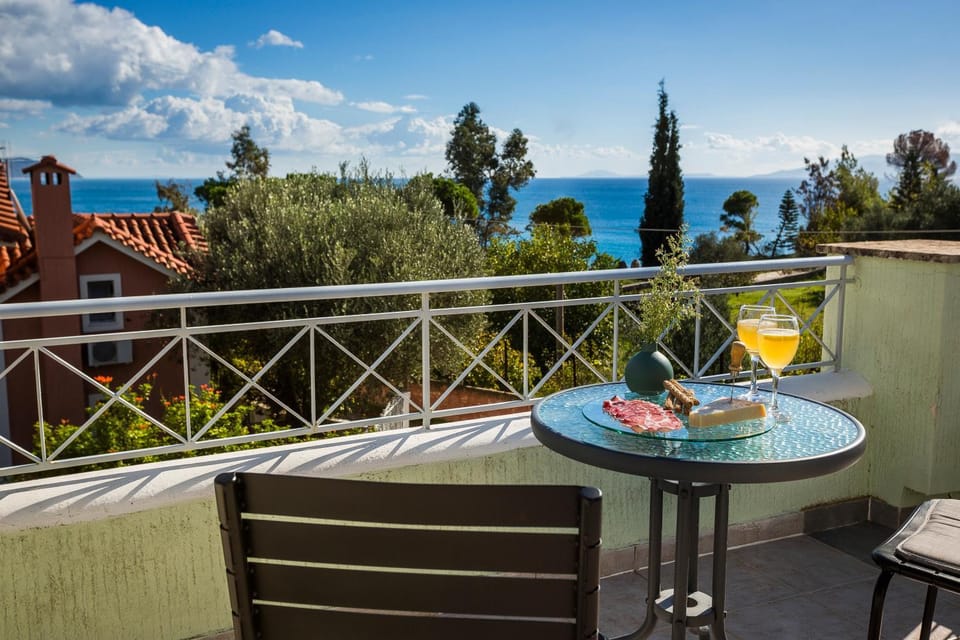 Bee's Knees Retreat Villa in Cephalonia